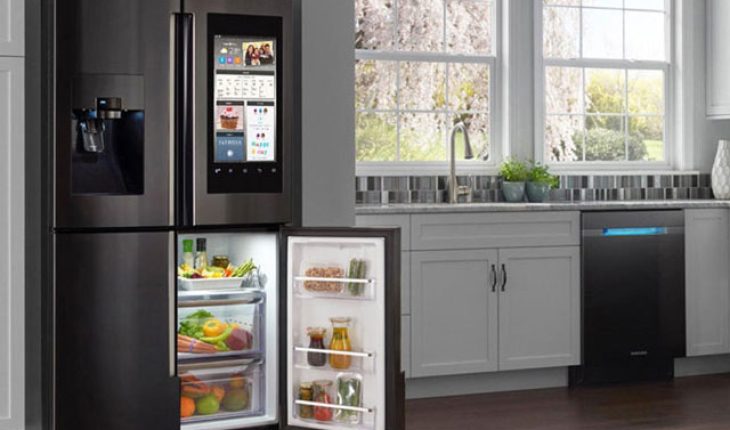 Tủ lạnh Side by Side 4 cánh có màn hình cảm ứng và kết nối wifi